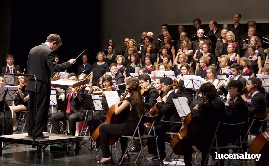 Galería: Brillante concierto de 'Grandes Coros Líricos' con la Orquesta del Conservatorio y las corales de Lucena y Linares