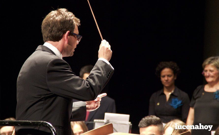 Galería: Brillante concierto de 'Grandes Coros Líricos' con la Orquesta del Conservatorio y las corales de Lucena y Linares