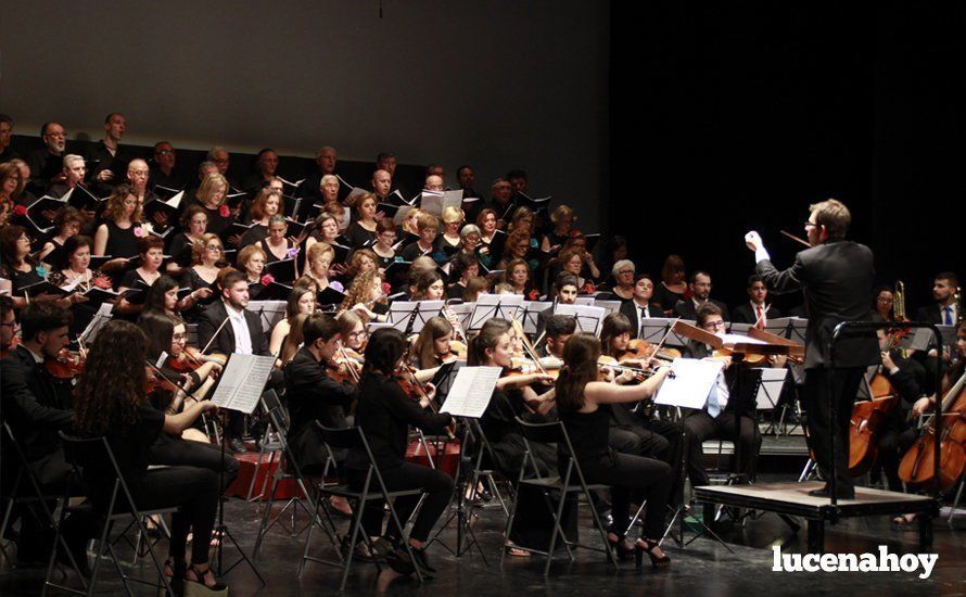 Galería: Brillante concierto de 'Grandes Coros Líricos' con la Orquesta del Conservatorio y las corales de Lucena y Linares