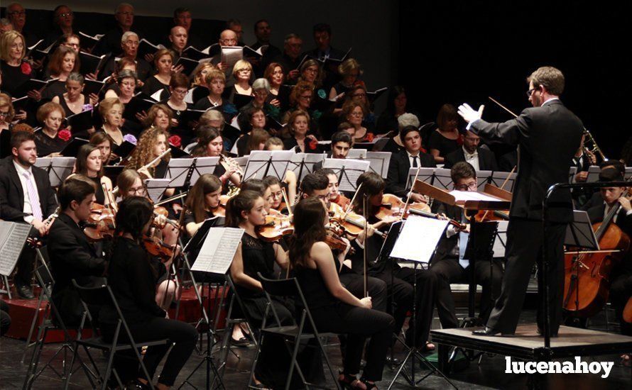 Galería: Brillante concierto de 'Grandes Coros Líricos' con la Orquesta del Conservatorio y las corales de Lucena y Linares