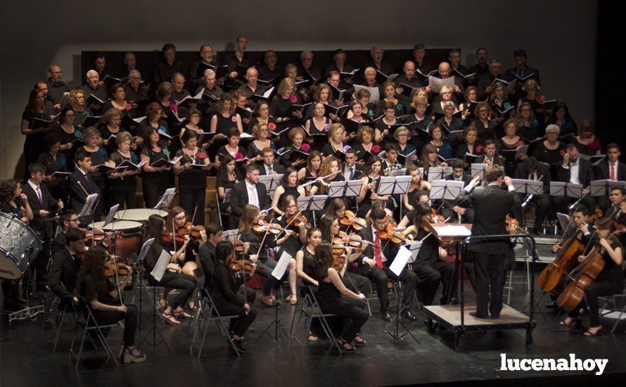 Galería: Brillante concierto de 'Grandes Coros Líricos' con la Orquesta del Conservatorio y las corales de Lucena y Linares