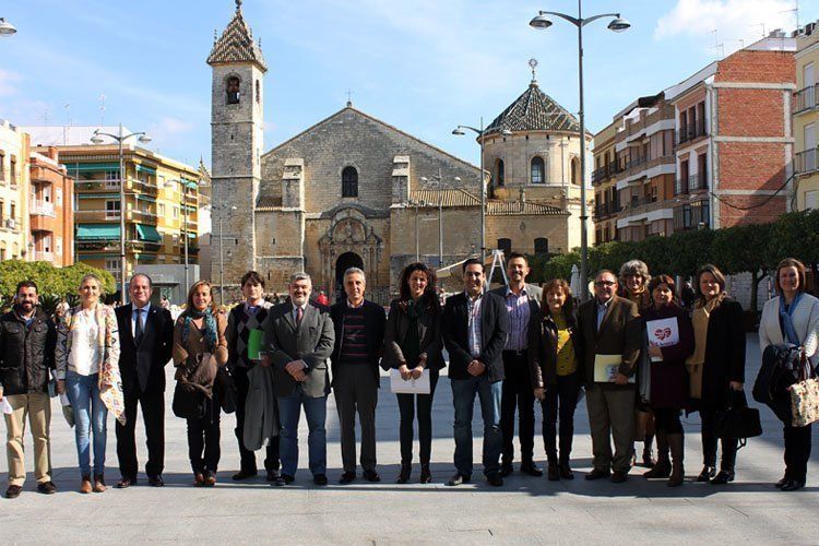  Representantes de ayuntamientos de Ciudades Medias de Andalucía en Lucena. 