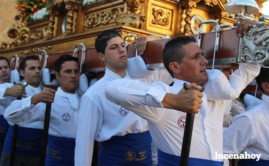 Galería: San Cristóbal vuelve a procesionar por las calles de Lucena tras un año de ausencia