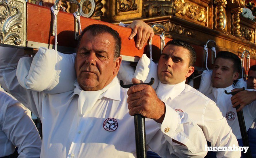 Galería: San Cristóbal vuelve a procesionar por las calles de Lucena tras un año de ausencia