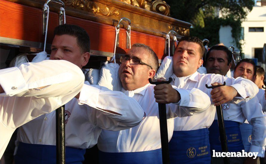 Galería: San Cristóbal vuelve a procesionar por las calles de Lucena tras un año de ausencia