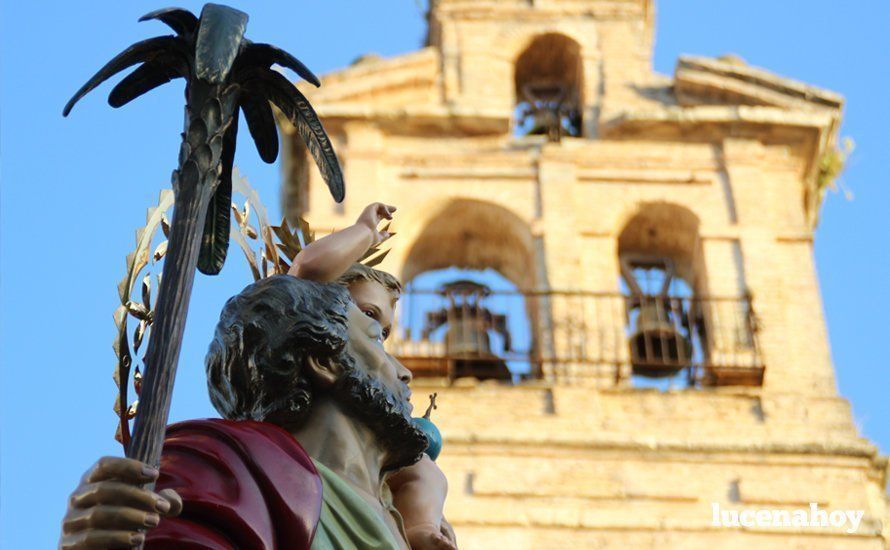 Galería: San Cristóbal vuelve a procesionar por las calles de Lucena tras un año de ausencia