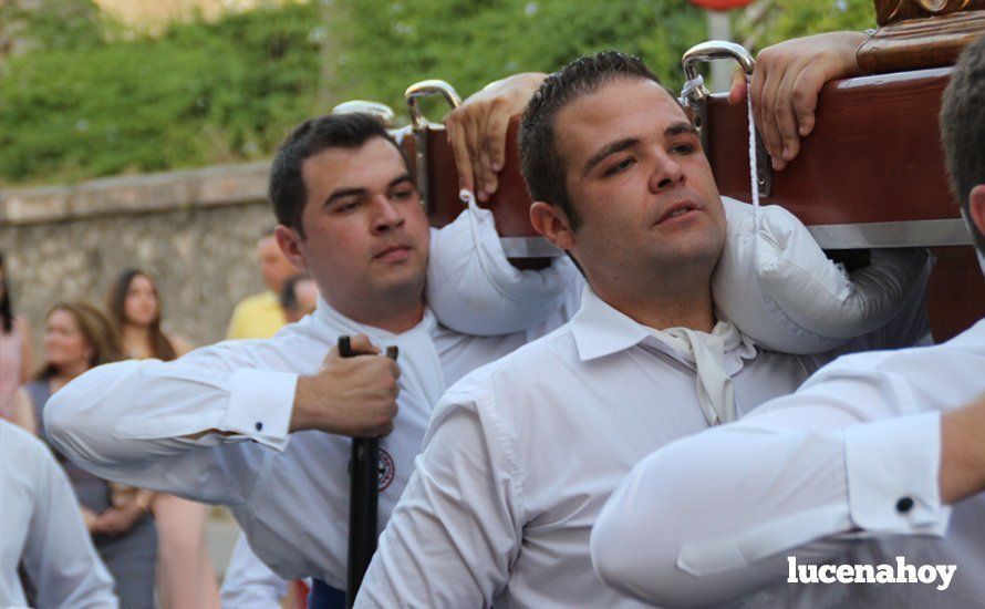 Galería: San Cristóbal vuelve a procesionar por las calles de Lucena tras un año de ausencia