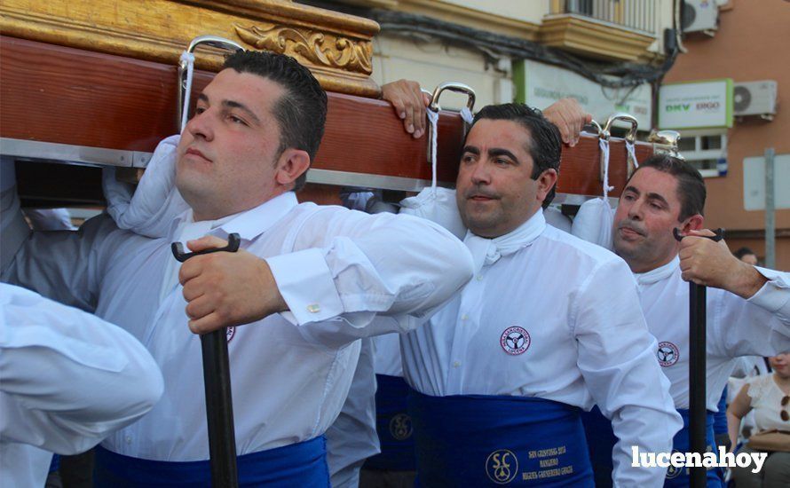 Galería: San Cristóbal vuelve a procesionar por las calles de Lucena tras un año de ausencia