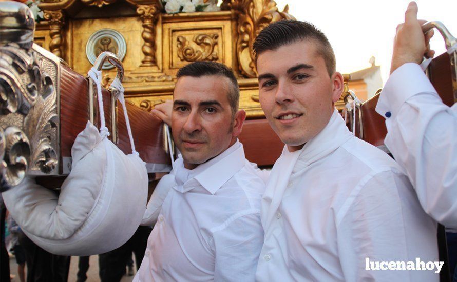 Galería: San Cristóbal vuelve a procesionar por las calles de Lucena tras un año de ausencia