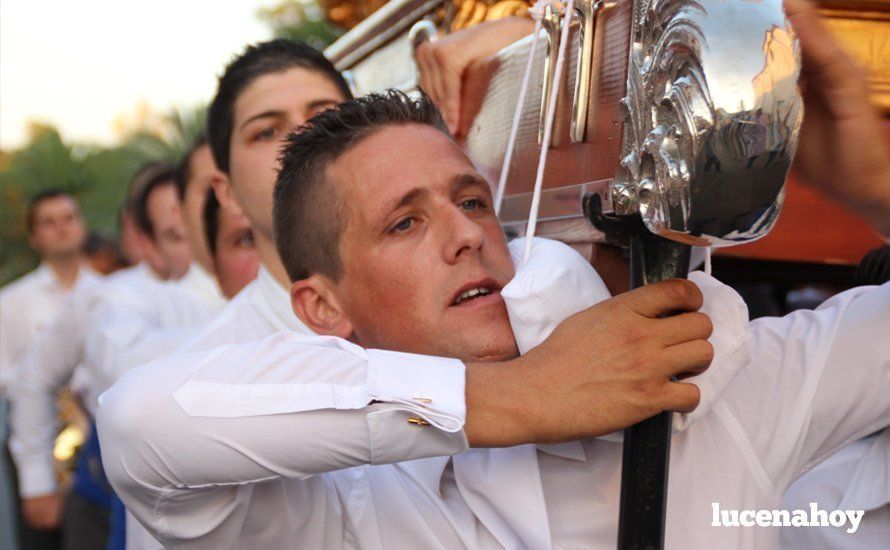 Galería: San Cristóbal vuelve a procesionar por las calles de Lucena tras un año de ausencia