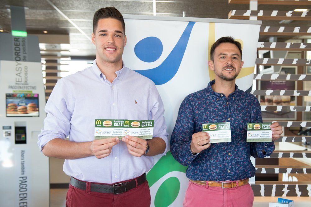  José María Parejo y Manuel Lara Cantizani presentan la promoción 30.000 sonrisas. 