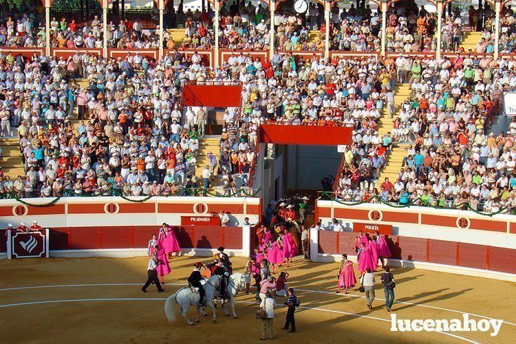  Interior de la Plaza de Toros de Lucena.  