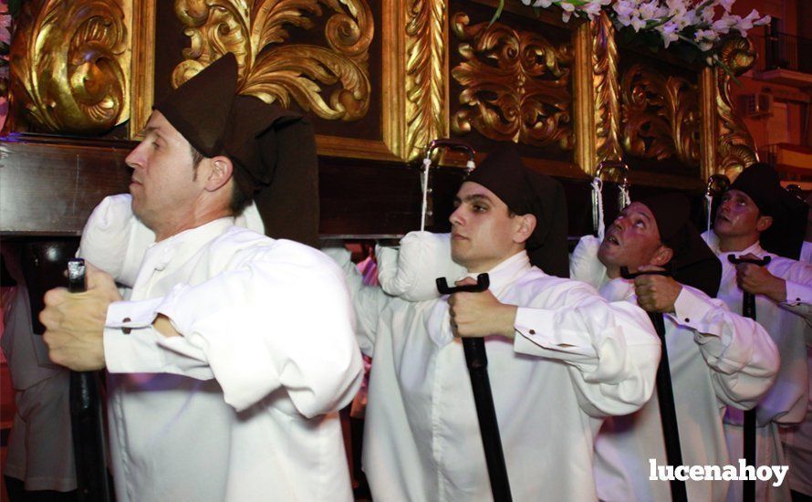 Galería: La Virgen del Carmen, de nuevo bajo palio, recorre con brillantez las calles de su barrio en solemne procesión