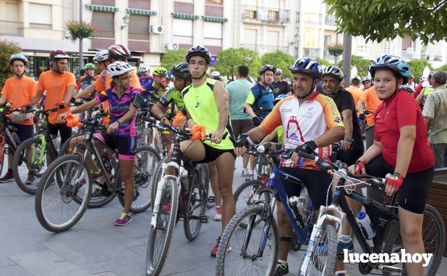 Galería: Casi 300 aficionados al MTB participaron anyer en la Ruta Nocturna en Bicicleta