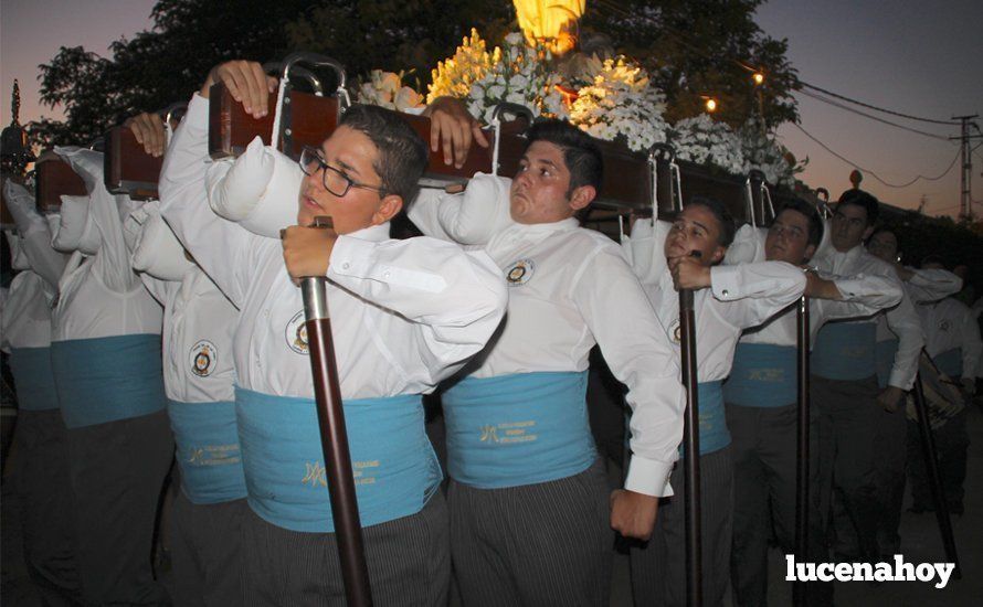 Galería: La joven cuadrilla de Jesús Servián Rueda procesiona la imagen de la Virgen de las Vegas