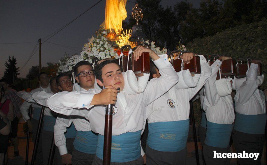 Galería: La joven cuadrilla de Jesús Servián Rueda procesiona la imagen de la Virgen de las Vegas