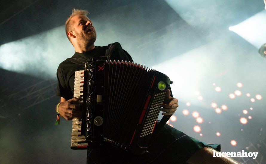 Galería: Buen ambiente y mucha fiesta en la primera jornada del Chanclas Festival