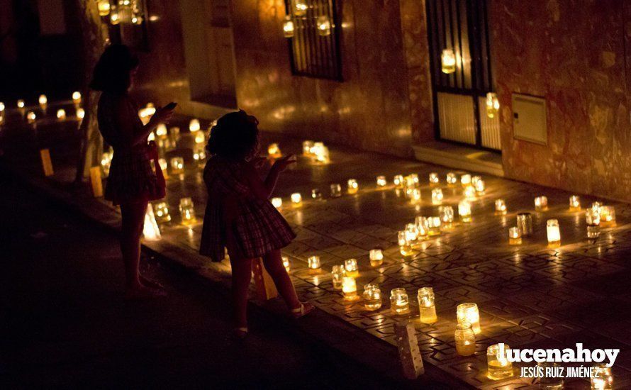 Galería: Encinas Reales celebró su VI Noche Encandilada llenando de magia y velas las calles del municipio