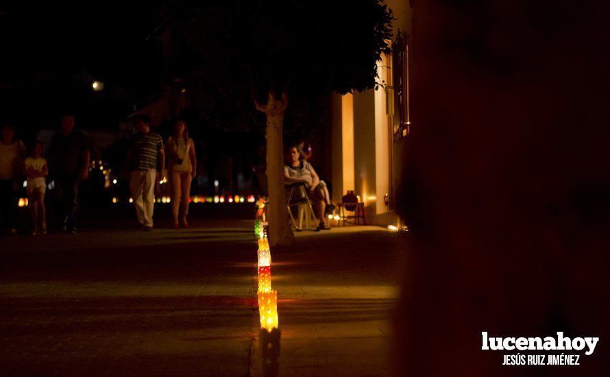 Galería: Encinas Reales celebró su VI Noche Encandilada llenando de magia y velas las calles del municipio