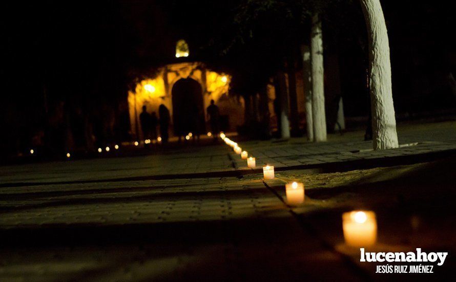 Galería: Encinas Reales celebró su VI Noche Encandilada llenando de magia y velas las calles del municipio