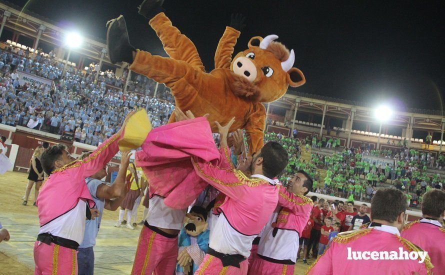 Galería: Más de cinco mil personas llenaron el Coso de los Donceles para ver ganar el Gran Prix por tercera vez al equipo "El Lápiz"