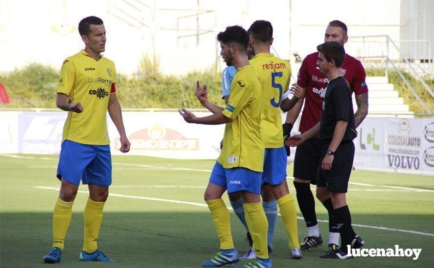 Galería: El Ciudad de Lucena se estrena en División de Honor con victoria frente al Conil C.F. (1-0)