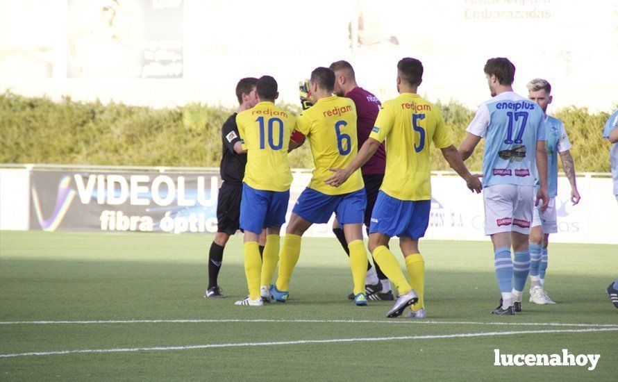Galería: El Ciudad de Lucena se estrena en División de Honor con victoria frente al Conil C.F. (1-0) Galería: El Ciudad de Lucena se estrena en División de Honor con victoria frente al Conil C.F. (1-0)