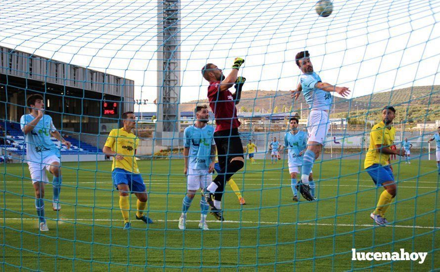 Galería: El Ciudad de Lucena se estrena en División de Honor con victoria frente al Conil C.F. (1-0)