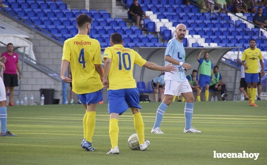 Galería: El Ciudad de Lucena se estrena en División de Honor con victoria frente al Conil C.F. (1-0)