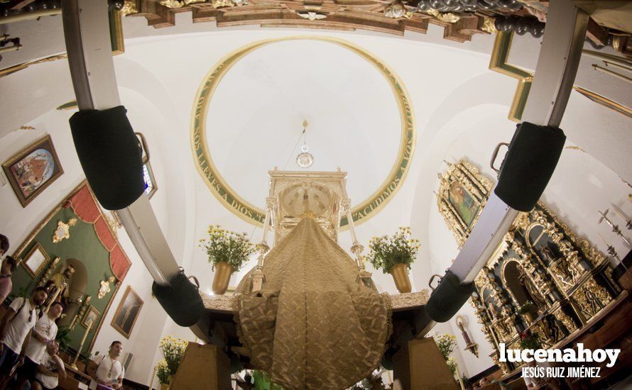 Galería: Cabra: Miles de personas acompañan a la Virgen de la Sierra en la 'Bajá' más calurosa de los últimos años