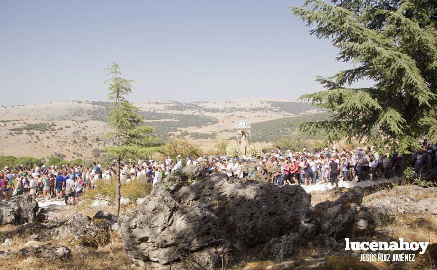 Galería: Cabra: Miles de personas acompañan a la Virgen de la Sierra en la 'Bajá' más calurosa de los últimos años