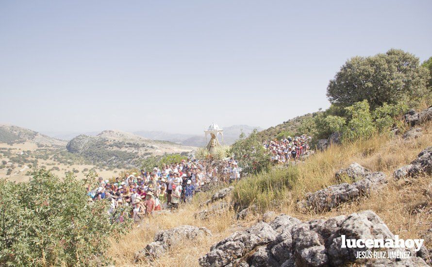 Galería: Cabra: Miles de personas acompañan a la Virgen de la Sierra en la 'Bajá' más calurosa de los últimos años