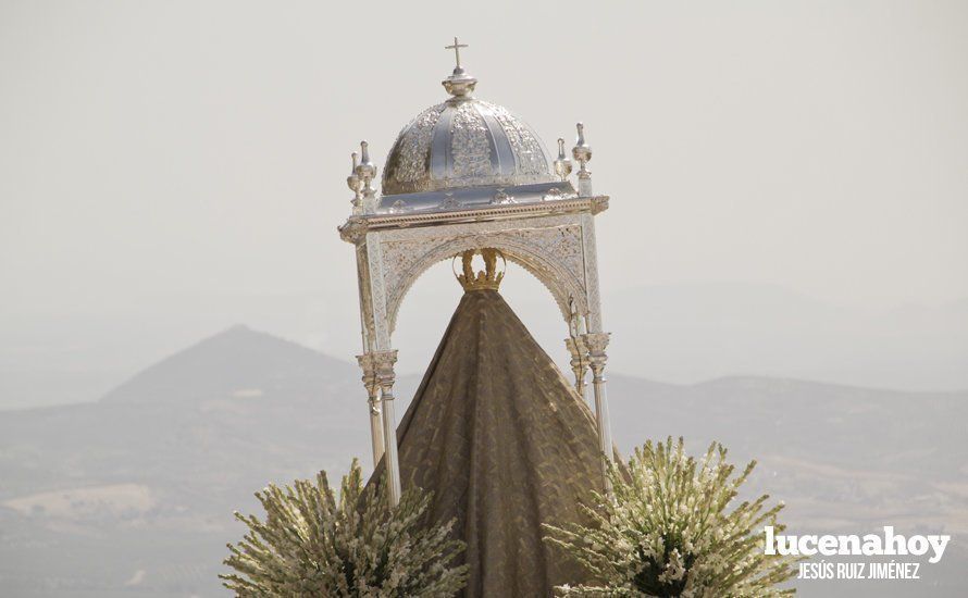 Galería: Cabra: Miles de personas acompañan a la Virgen de la Sierra en la 'Bajá' más calurosa de los últimos años