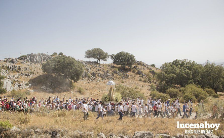 Galería: Cabra: Miles de personas acompañan a la Virgen de la Sierra en la 'Bajá' más calurosa de los últimos años