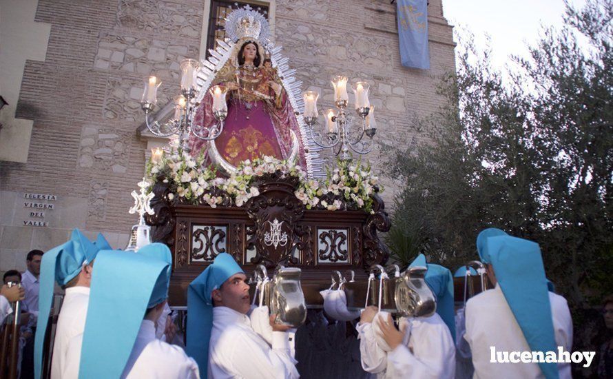 Galería: Procesión de la Virgen del Valle, que lució una ráfaga planteada cedida por la Hermandad de la Virgen de Araceli de Sevilla
