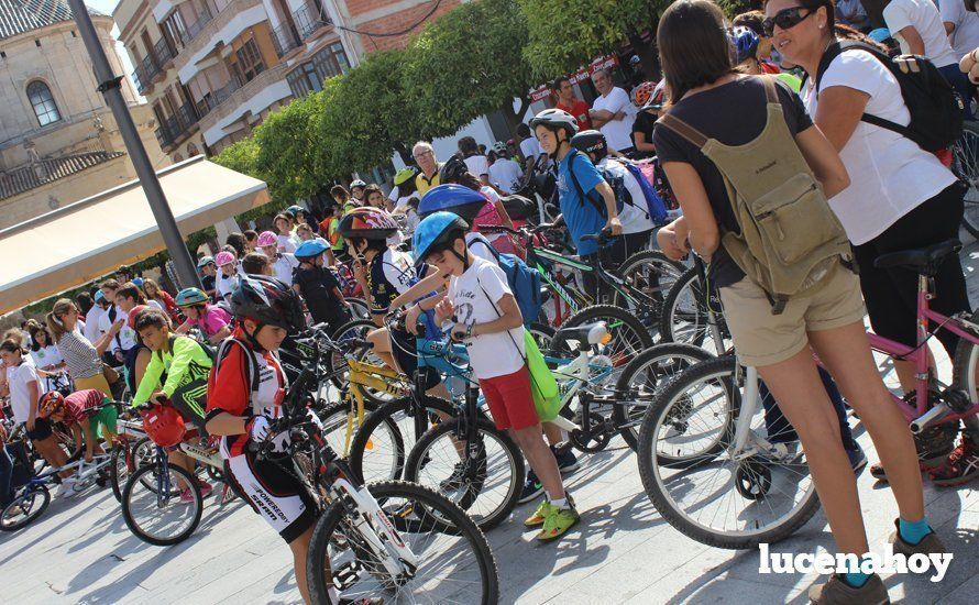  Un momento de la concentración escolar en la Plaza Nueva 