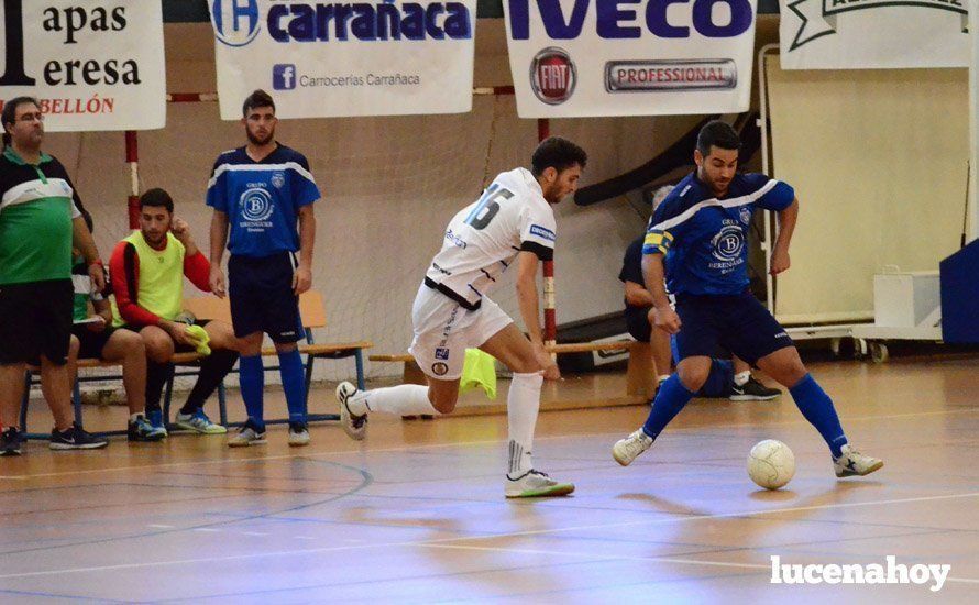  Cabrera realiza un pase en el Pabellón de Lucena. ARCHIVO/RAFAPERALTA 