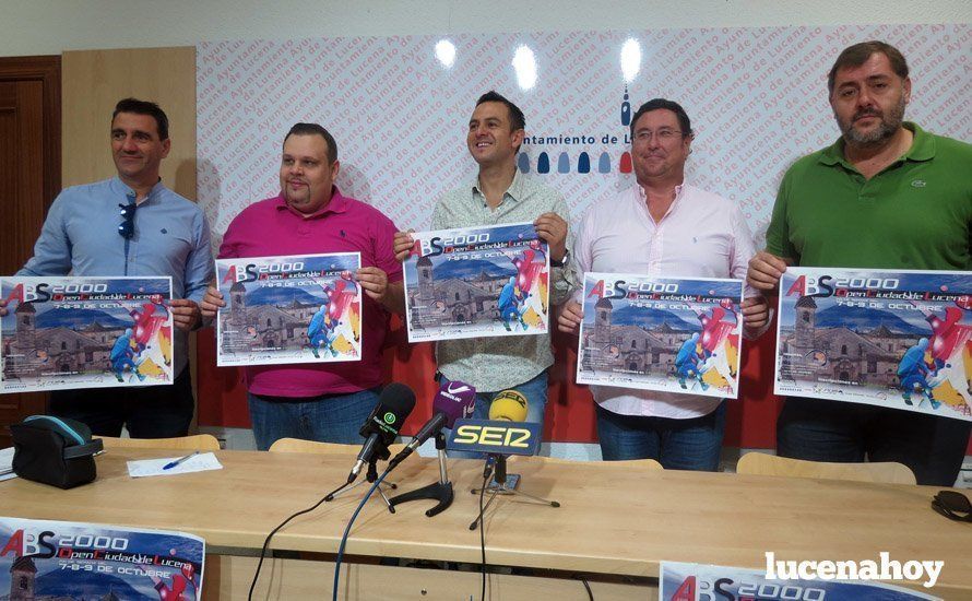  Manuel Lara, Gustavo Machuca y representantes del PDM y del Padel Club Lucena. 