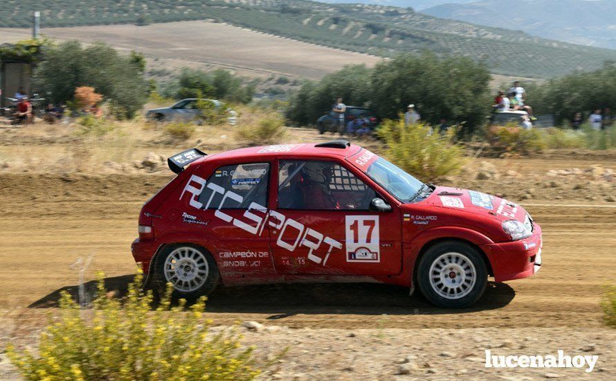  Rafael Gallardo, con su vehículo, en el Autocross de Benamejí. 