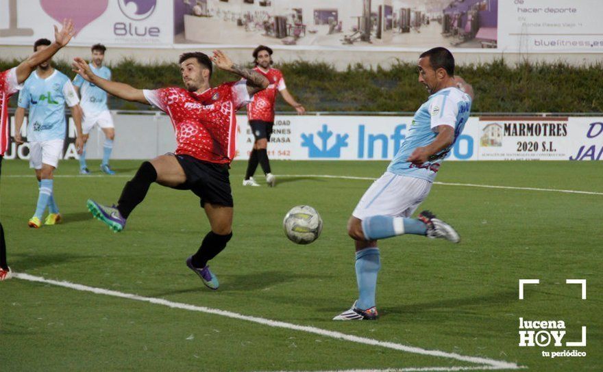  Ávalo, autor de los dos goles en el campo de fútbol San Sebastián. ARCHIVO 