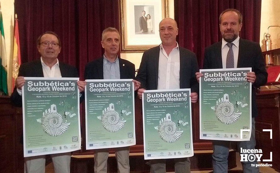  Autoridades asistentes a la presentación de este ciclo de actividades en torno al Geoparque de la Subbética 