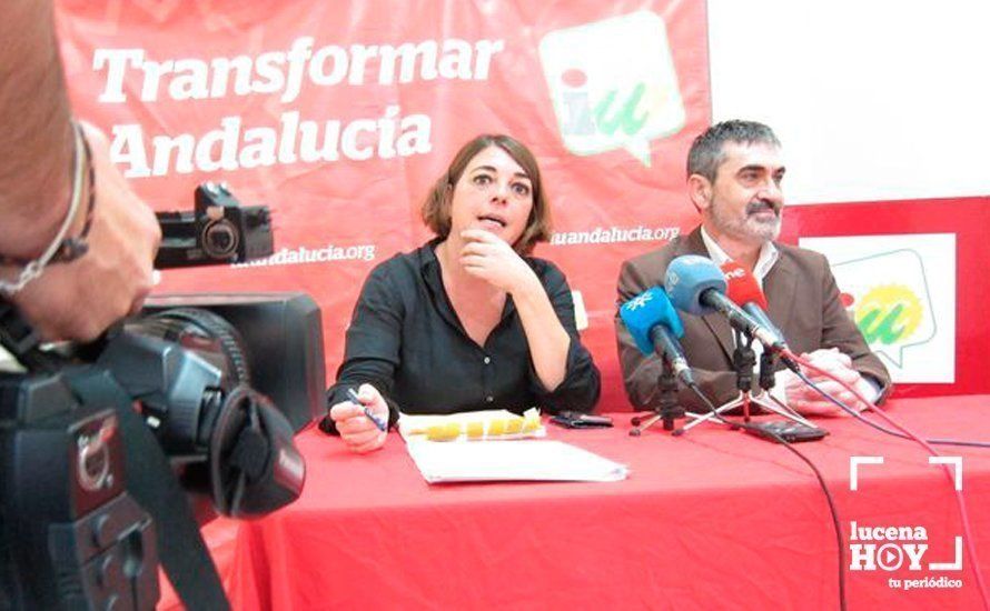  Un momento de la rueda de prensa de Elena Cortés y Miguel Villa en Córdoba. EuropaPress 