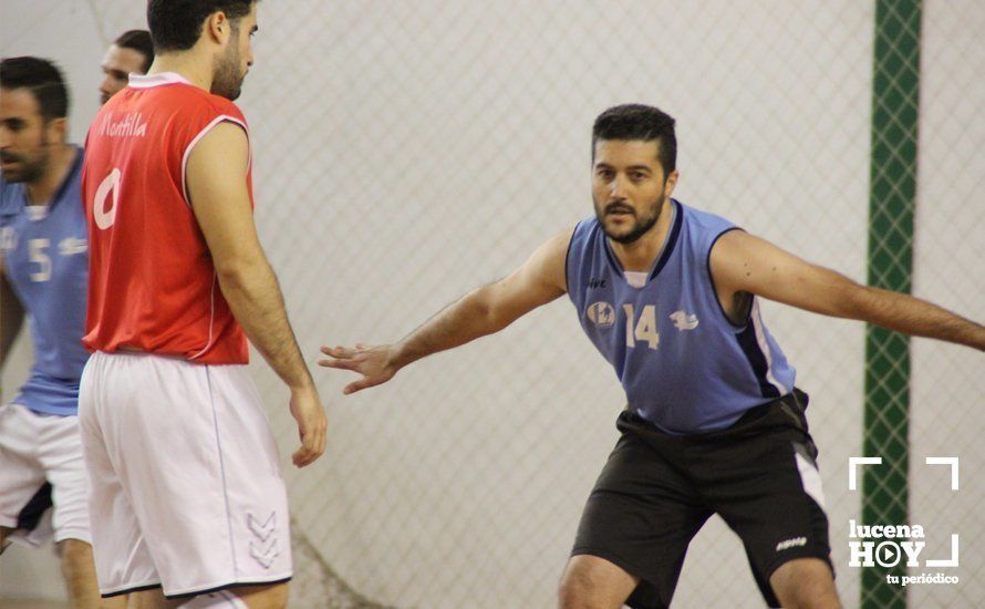 Galería: El Club Baloncesto Ciudad de Lucena obtiene su primer triunfo frente al Montilla (62-51)