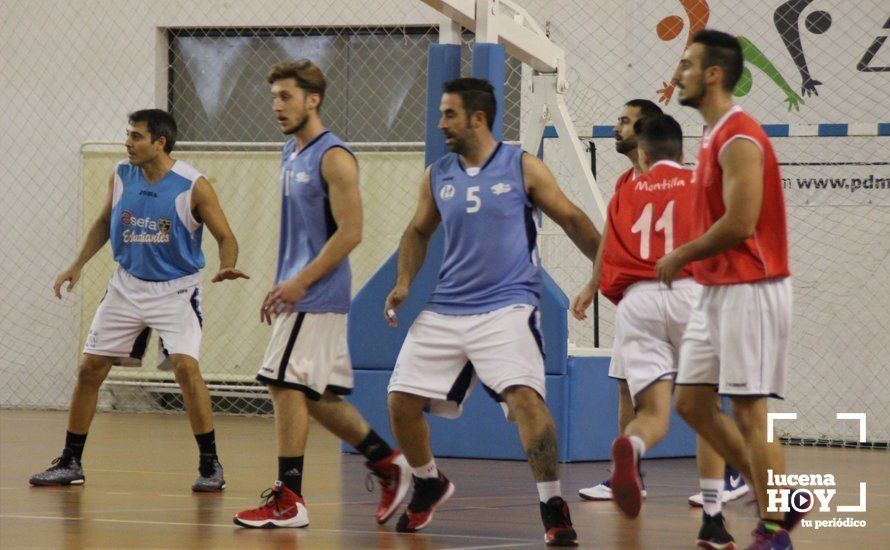 Galería: El Club Baloncesto Ciudad de Lucena obtiene su primer triunfo frente al Montilla (62-51)