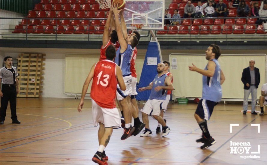 Galería: El Club Baloncesto Ciudad de Lucena obtiene su primer triunfo frente al Montilla (62-51)