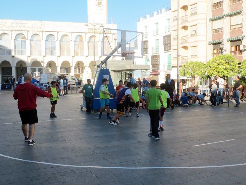 Galería: Sergio Scariolo asiste a la Olimpiada de Dibujo Solidaria y al torneo de baloncesto 3x3