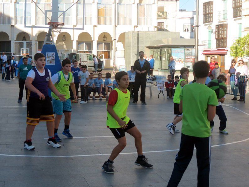 Galería: Sergio Scariolo asiste a la Olimpiada de Dibujo Solidaria y al torneo de baloncesto 3x3