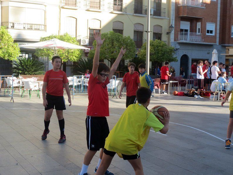 Galería: Sergio Scariolo asiste a la Olimpiada de Dibujo Solidaria y al torneo de baloncesto 3x3