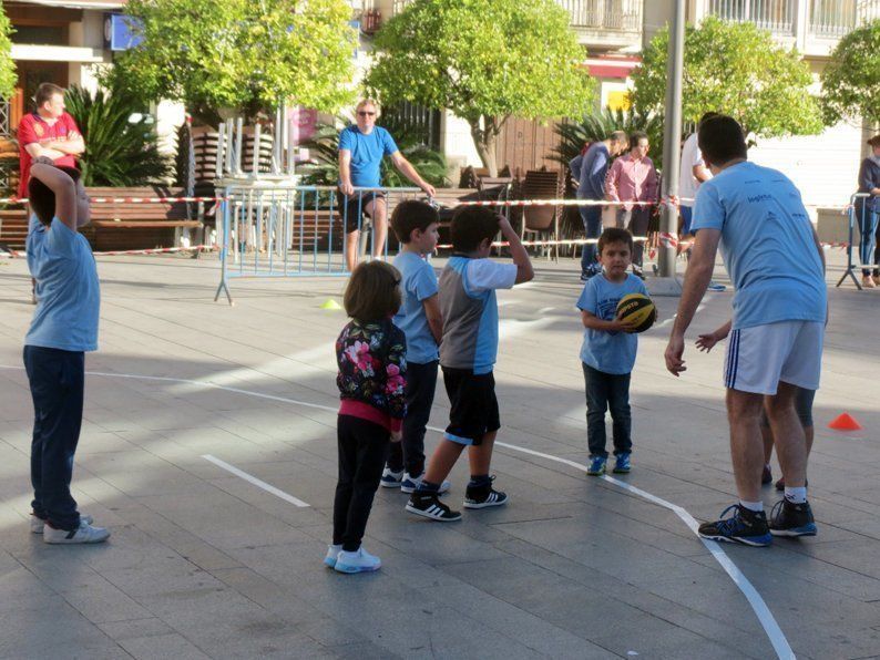 Galería: Sergio Scariolo asiste a la Olimpiada de Dibujo Solidaria y al torneo de baloncesto 3x3