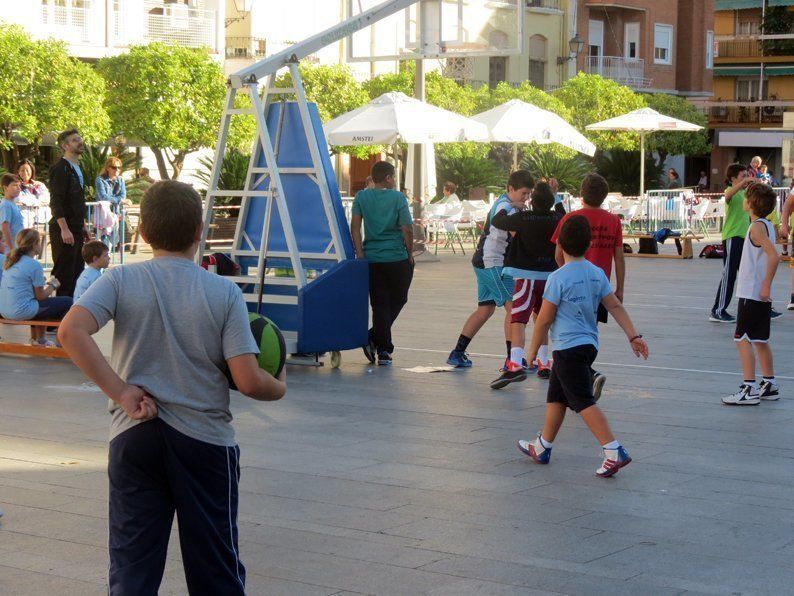 Galería: Sergio Scariolo asiste a la Olimpiada de Dibujo Solidaria y al torneo de baloncesto 3x3